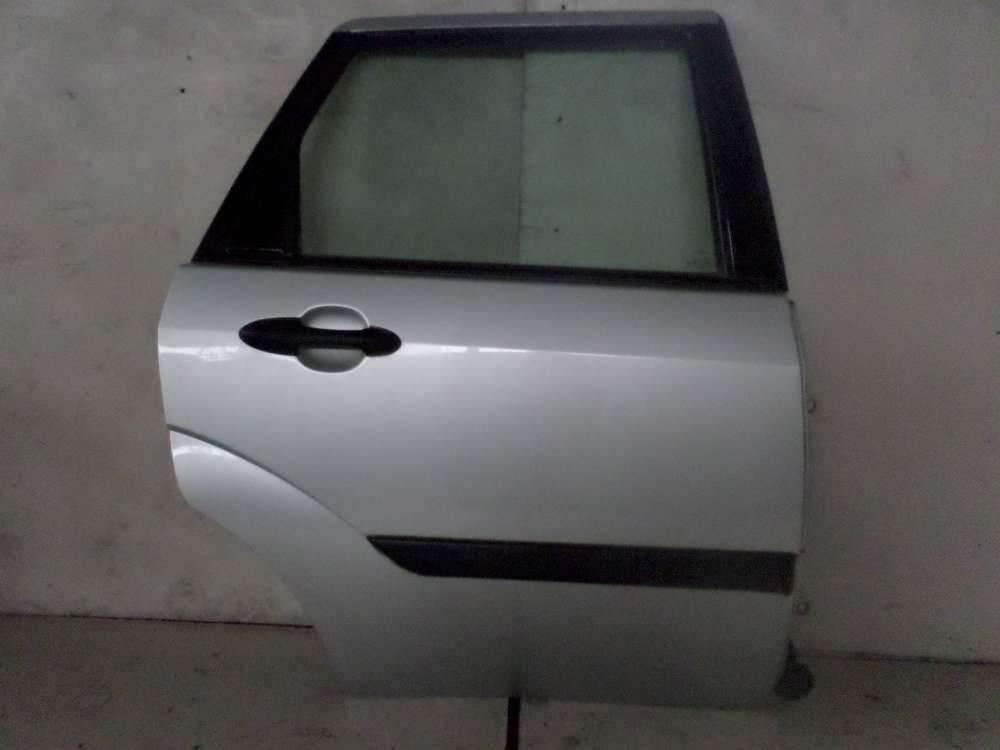 Ford Focus Kombi Tr Hinten Rechts Farbe: Silber