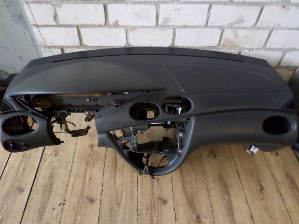 FORD FOCUS Bj:2002 Armaturenbrett Cockpit 98AB18A636 AG