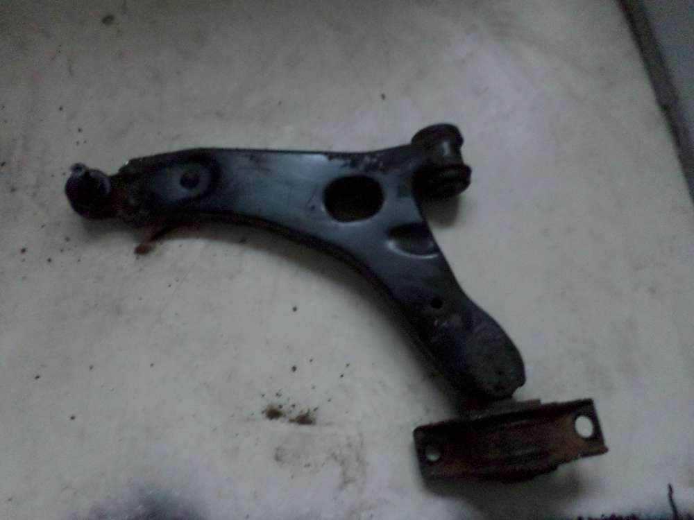 Ford Focus Kombi -2000 -Benzine- 74KW Querlenker vorne links 