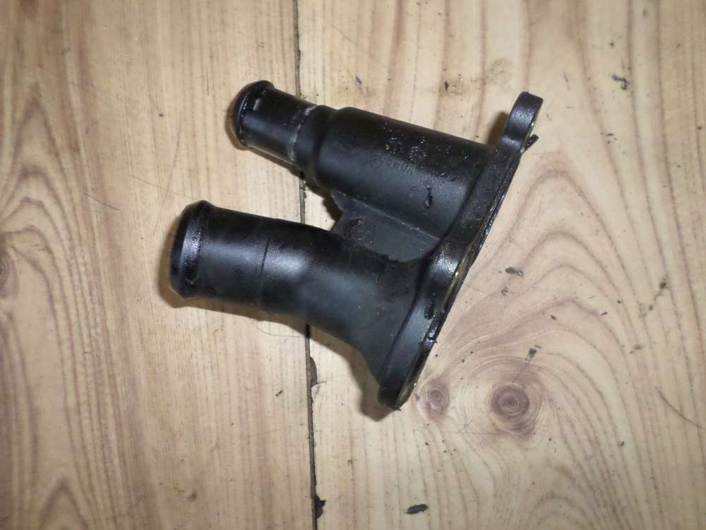 Ford Focus Bj.2000 Kühlmittelflansch Thermostatgehäuse 98MM-9K478CA
