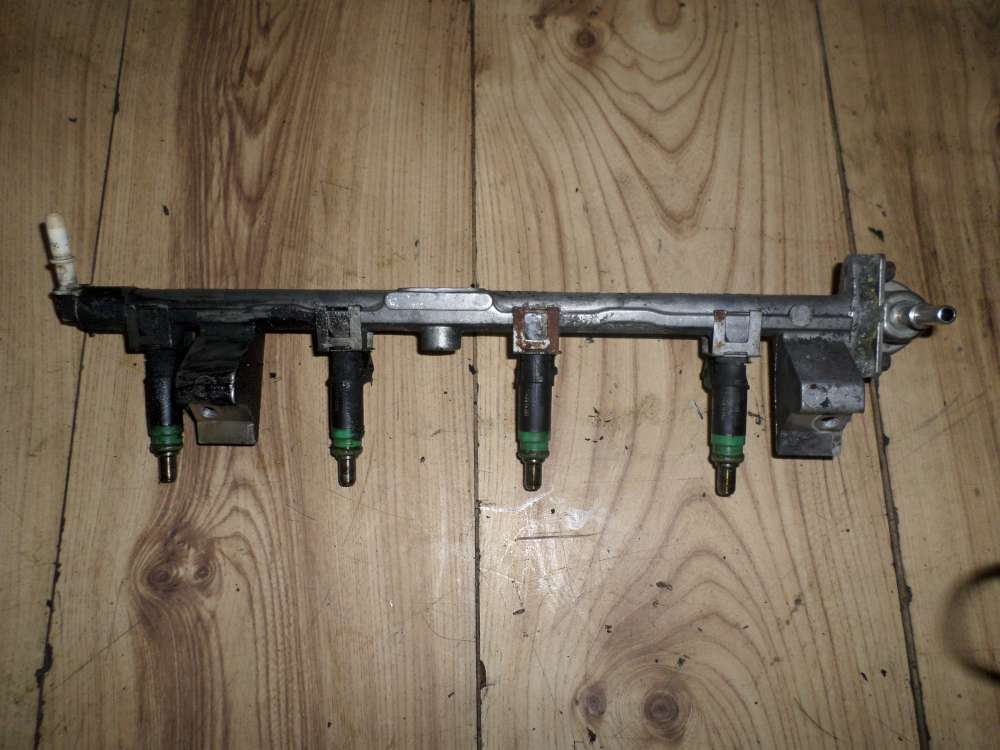 Ford Focus Bj.2000 Einspritzleiste mit Düsen 9H487 / 000503085 / 0280160599