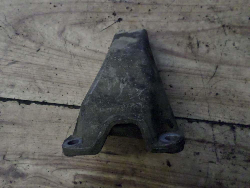 Audi A4 Getriebehalter Lager 8D0399113AB 
