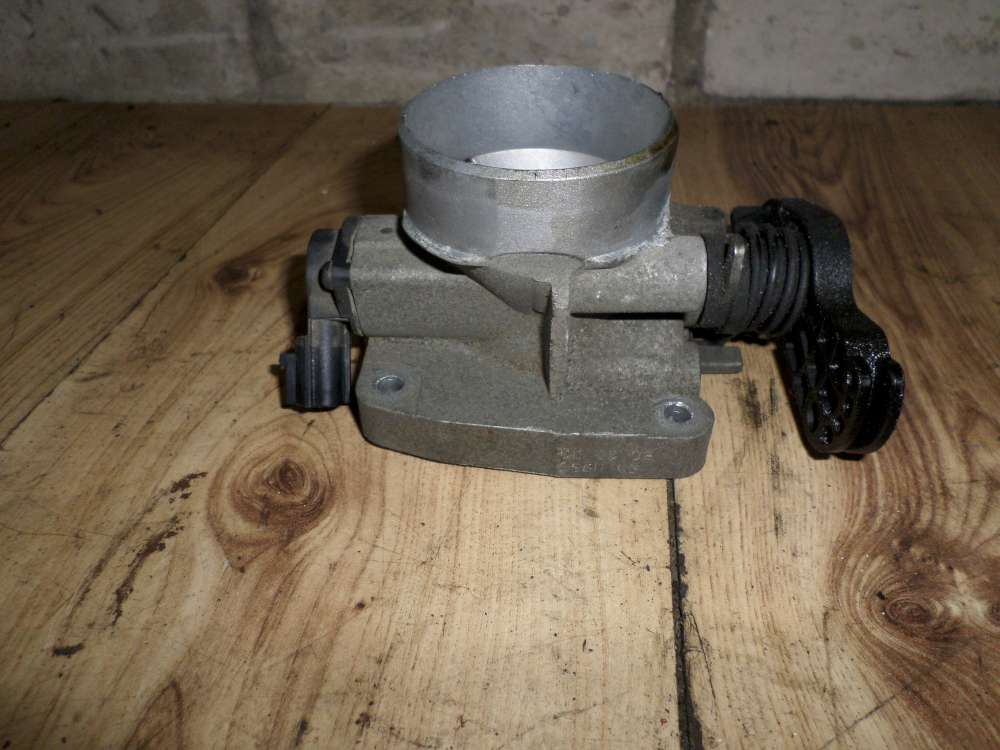 Ford Fiesta V 1,3 Drosselklappe 2S6U-CB