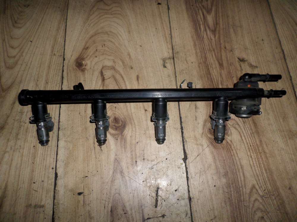Ford Fiesta V 1,3 Einspritzdsen Einspritzleiste 2NIU-9D80-CA