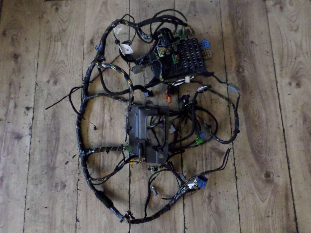Ford Mondeo III Sicherungskasten mit Kabelbaum 1S7T-14A073-AE 1S7T14335LH