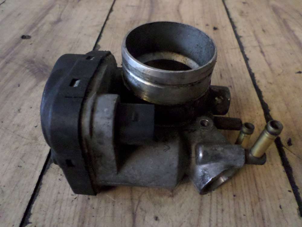 VW Golf IV Drosselklappe 06A133069