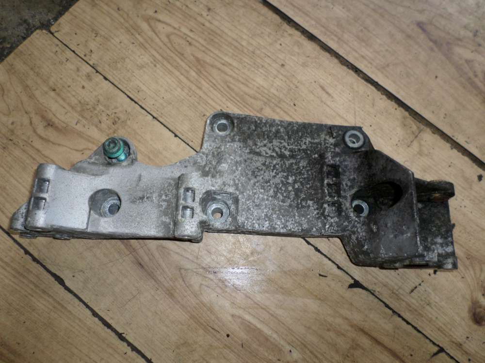 VW Golf IV, Audi A3 Aggregatetrger Lichtmaschine Halter 06A903143P  