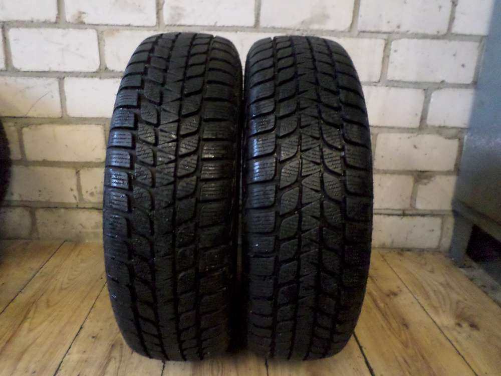 2 Winterreifen 205/70 R14 84T  Blizzak LM-20  Reifenprofil: ca. 8mm