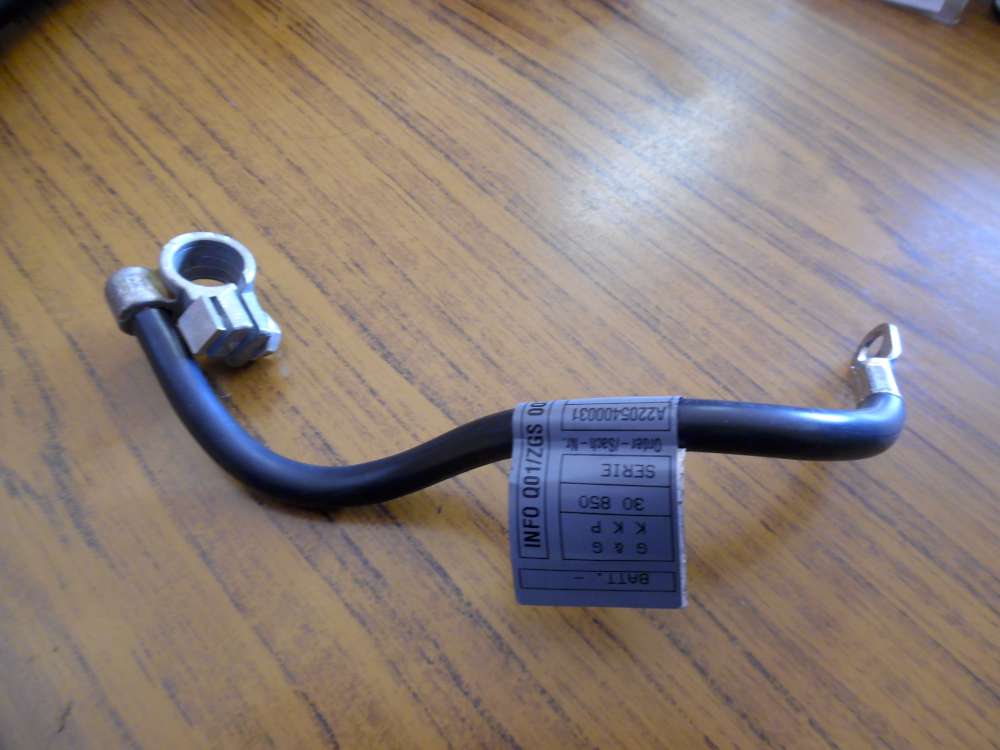Mercedes A150 Batteriekabel Minusleitung Massekabel A2205400031