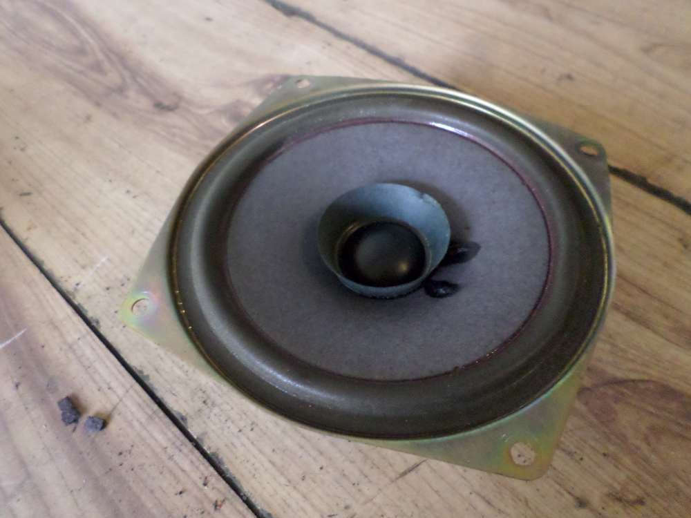 BMW 316i Bj.1996 Lautsprecher vorne unten im Fubereich 8369951