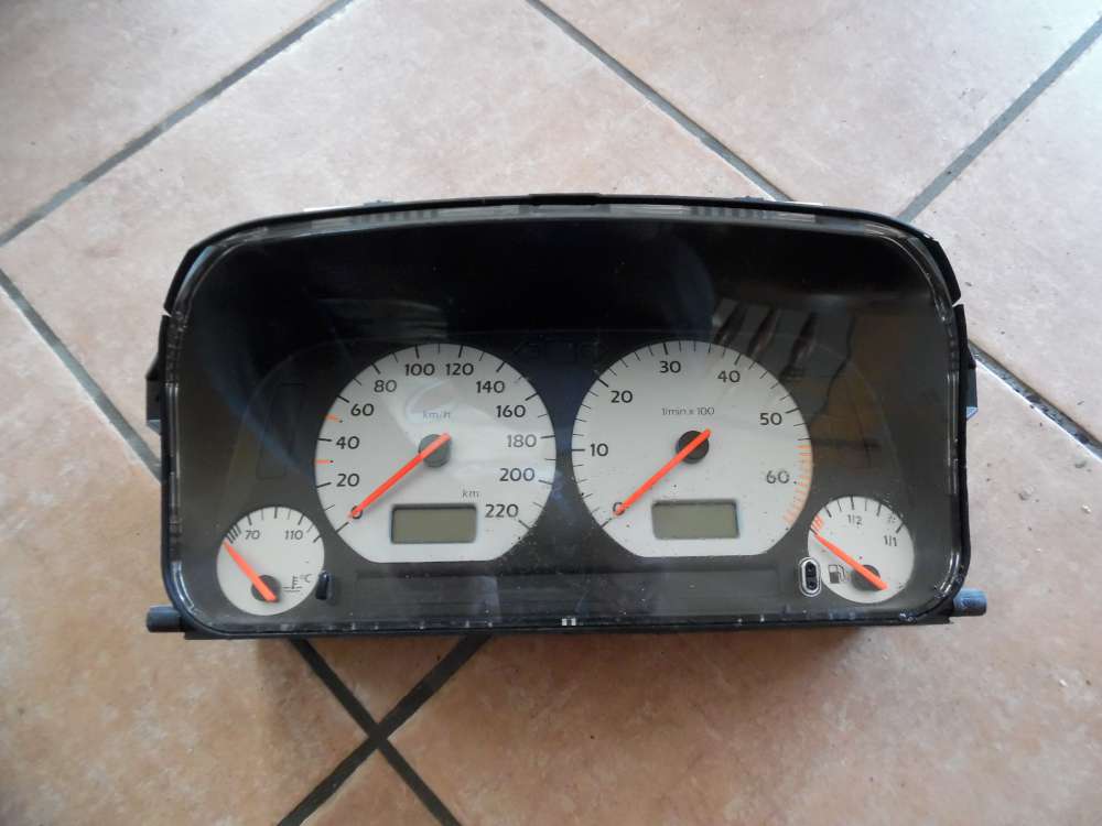 VW Golf III Tacho Kombiinstrument 87001262