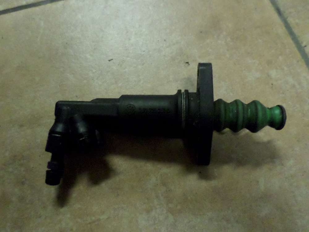 Skoda Octavia I 1U Kupplungszylinder Nehmerzylinder 1J0721261D