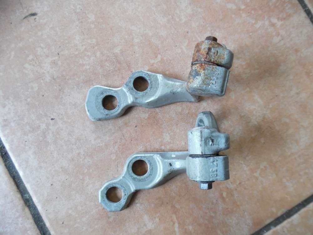 Ford Focus II Scharnier Trscharniere Vorne Links 3M51R22811