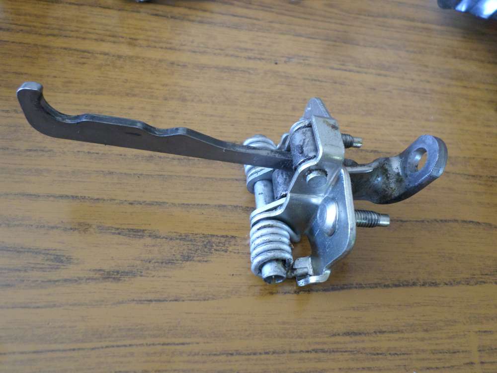 Dacia Sandero Trfangband Trbremse Trstopper Vorne Rechts 05879R
