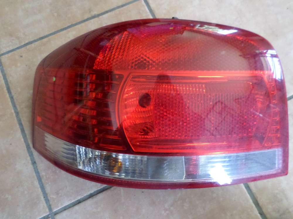 Audi A3 Bj 2007 Rckleuchte Heckleuchte Leuchte Hinten Links 8P0945095