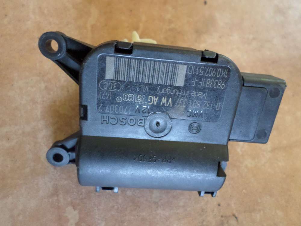 Audi A3 8P Bj 2007 Stellmotor Heizung 0132801337