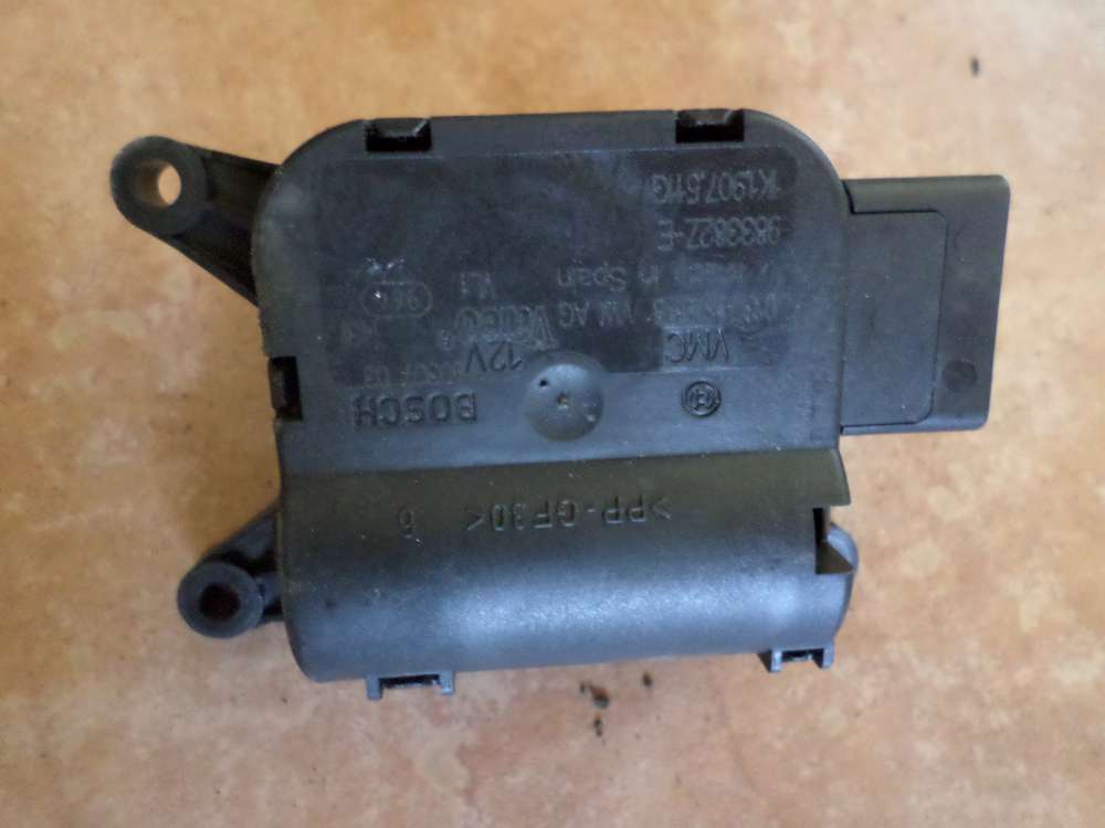 Audi A3 8P Bj 2007 Stellmotor Heizung Klima 0132801338