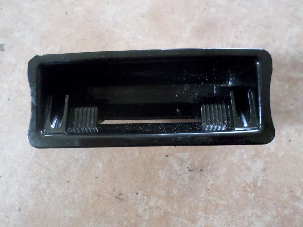 Audi A3 8P Ascher Aschenbecher 8P0857575