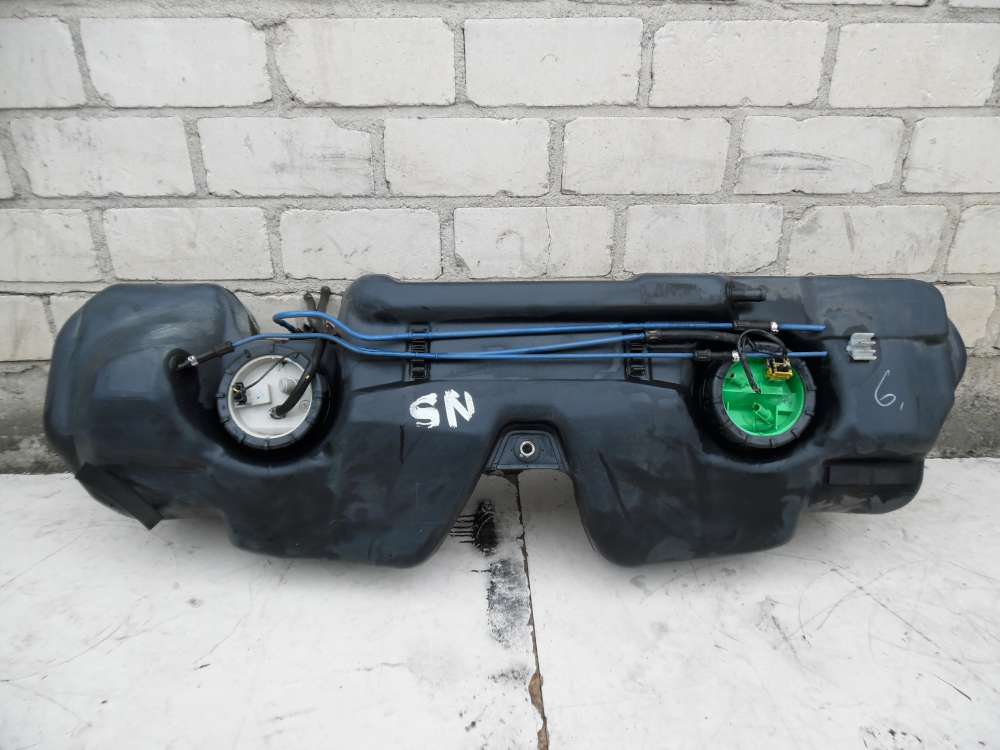 BMW E36 316i Kraftstofftank mit Benzinpumpe Tank 1182512 