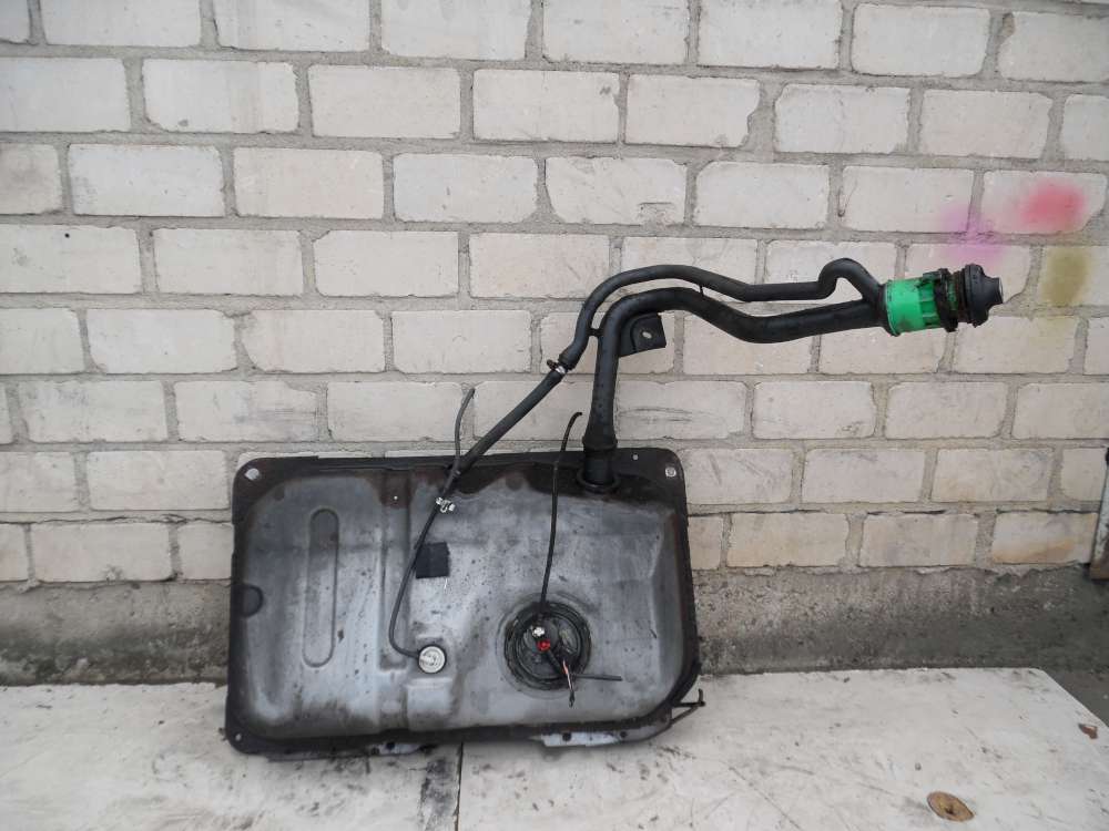 Ford KA Kraftstofftank mit Benzinpumpe