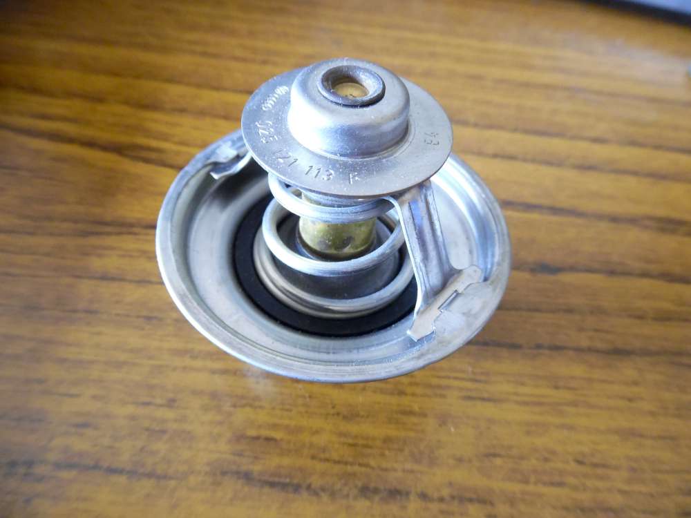 Audi / VW Golf Thermostat Khlwasserthermostat 025121113F