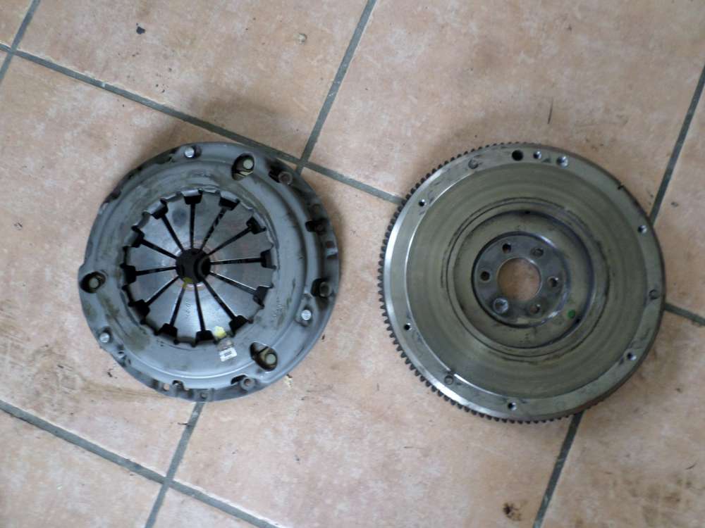 Ford Ka Kupplungssatz Kupplung mit Schwungrad 55208156