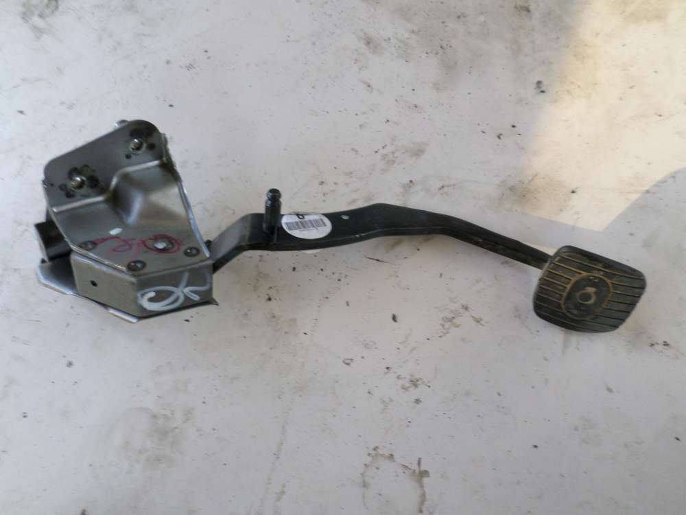 Nissan Note E11 1,4 Bj.2007 Orig Kupplungspedal