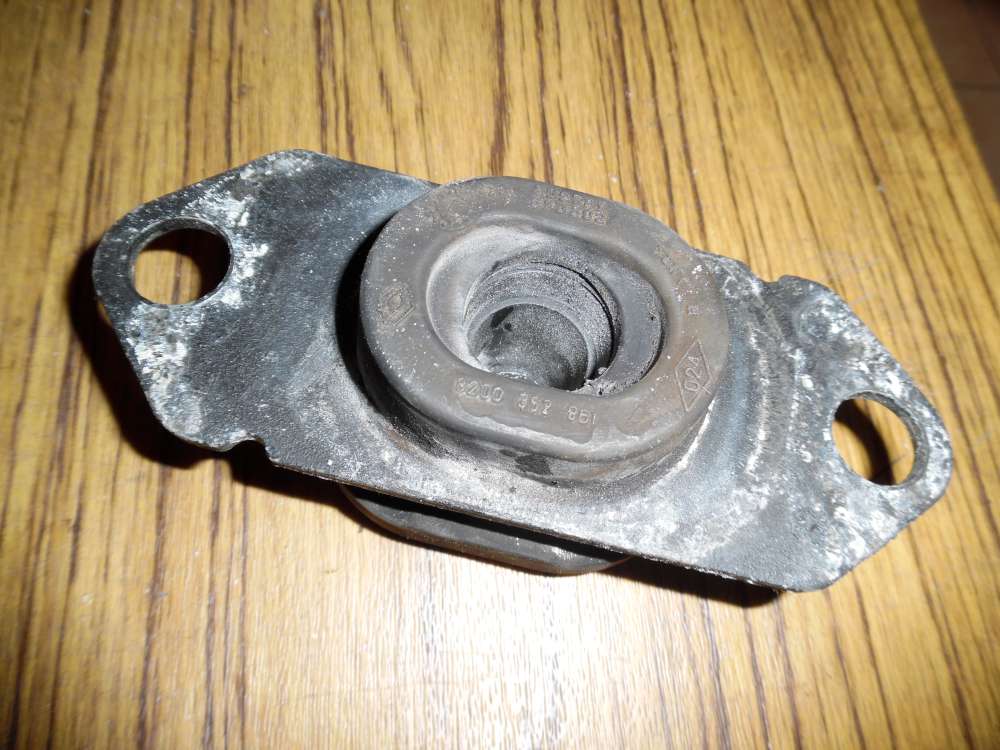 Renault Megane II Motorhalter Motorlager 8200352861