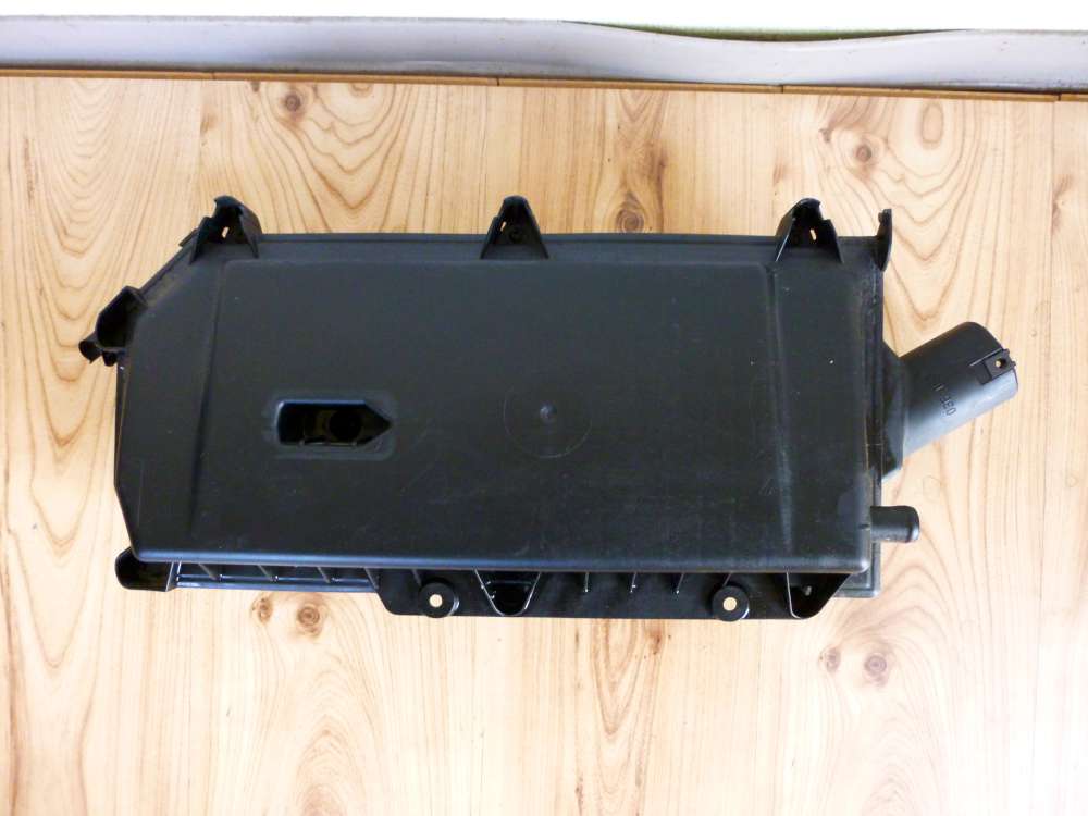 VW Passat B j.2000 Luftfilter Luftfilterkasten 036129611AR