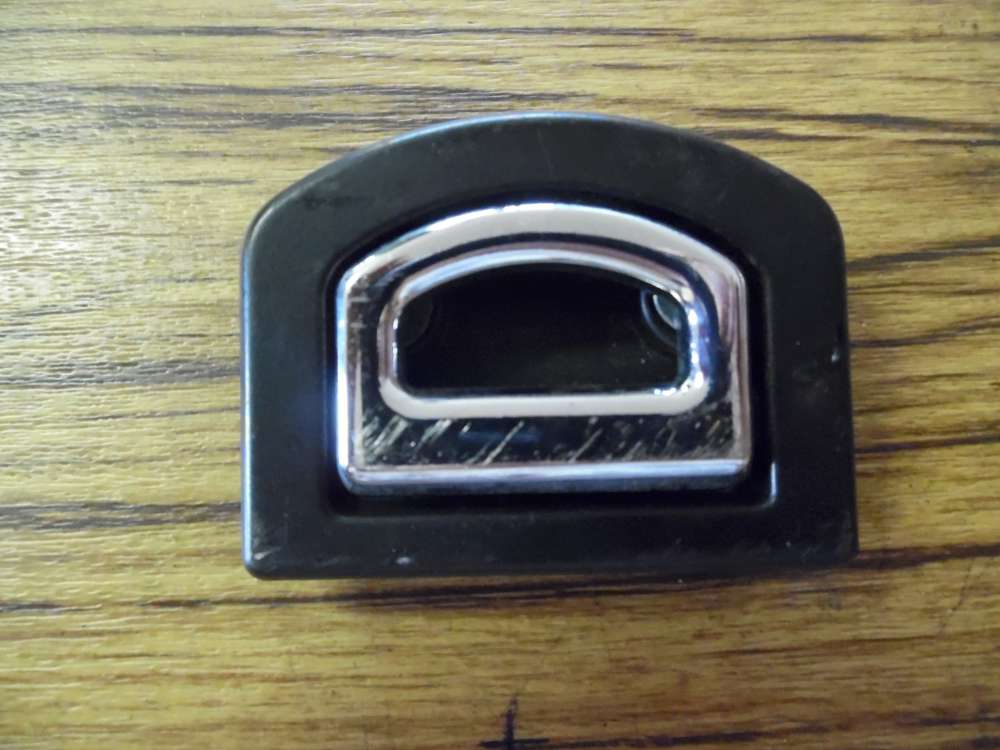 Audi A4 Verzurrse Haltese Kofferraum 8D9864203