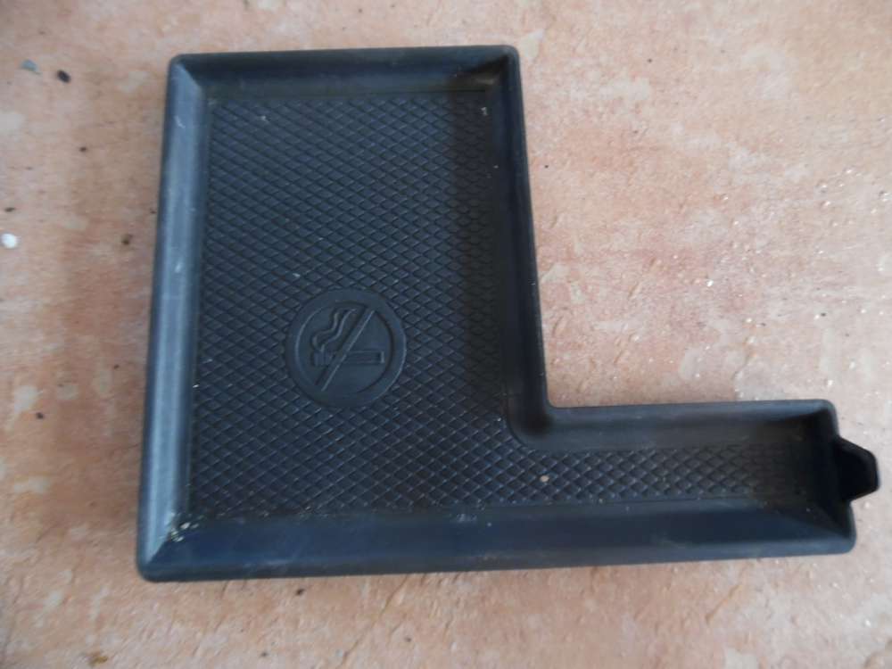 Mercedes Benz W124 Bj:1989 Aschenbecher Ablagefach A2036805350