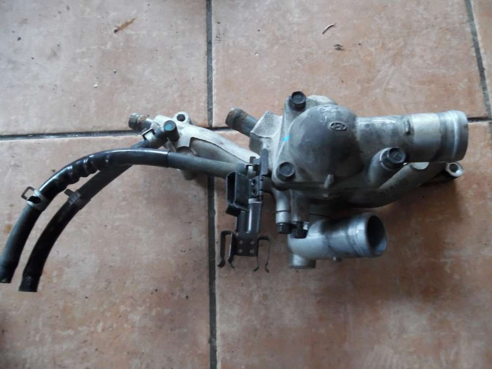 Hyundai Santa Fe I SM Bj 2004 Thermostat Flansch Thermostatgehuse