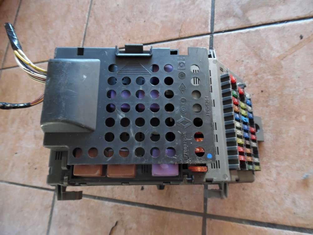 Renault Laguna K56 Bj 1998 Sicherungskasten Relaiskasten 7700821586