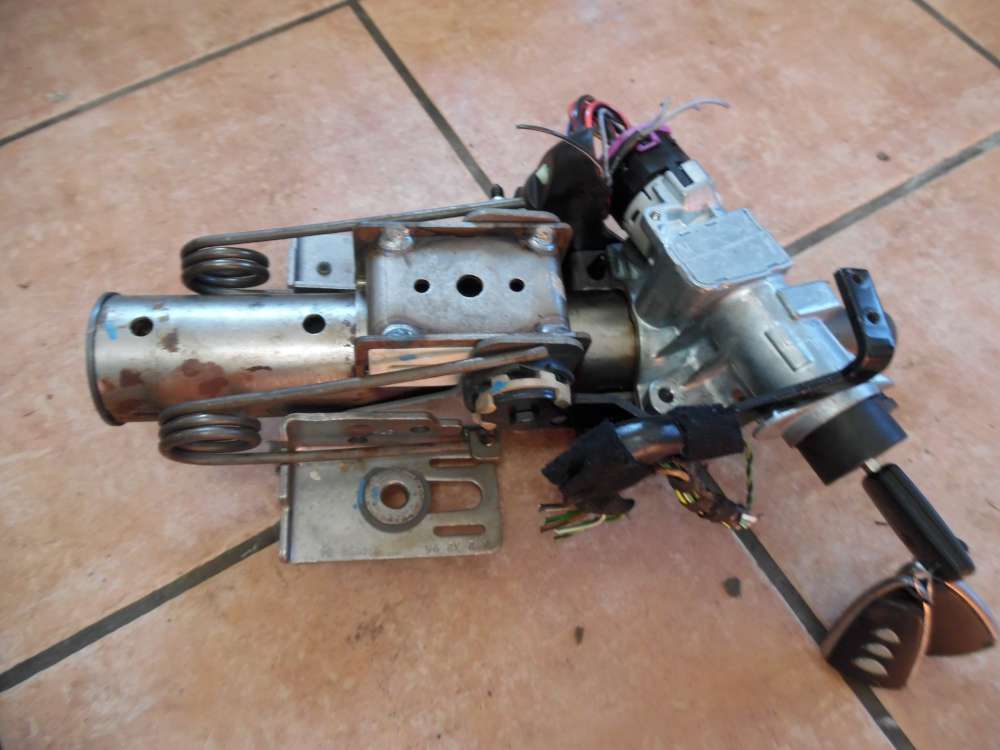 Audi A3 8L Bj:98 Lenksule Zndschloss mit Schlssel 8L0419561B