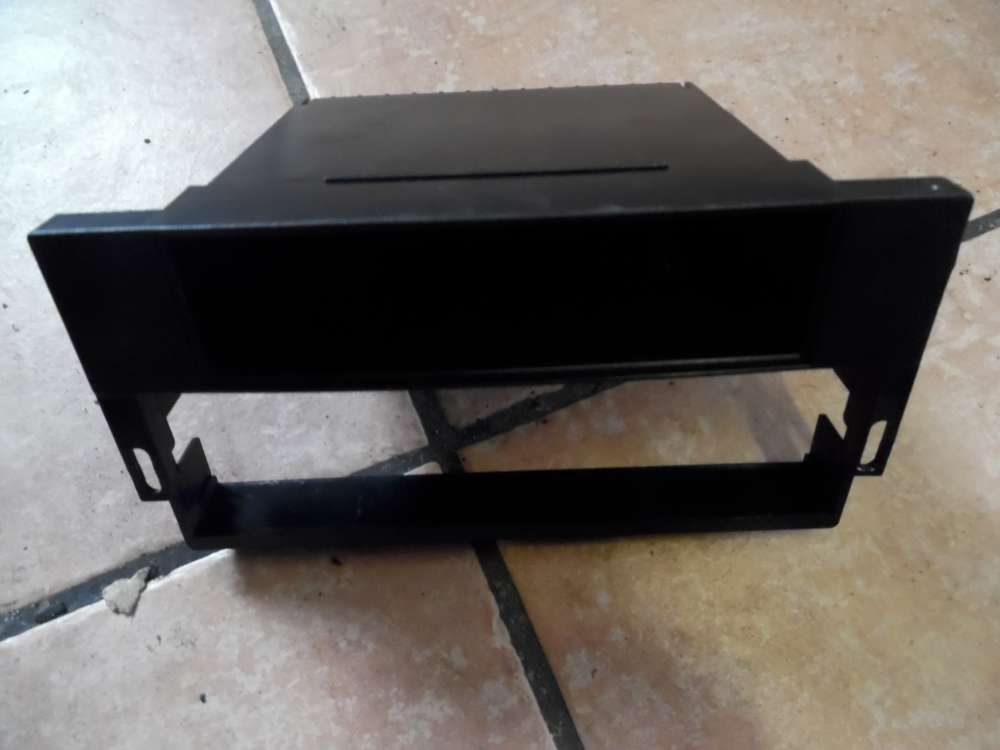 KIA Carnival Bj:2005 2,9 CRDI Verkleidung 