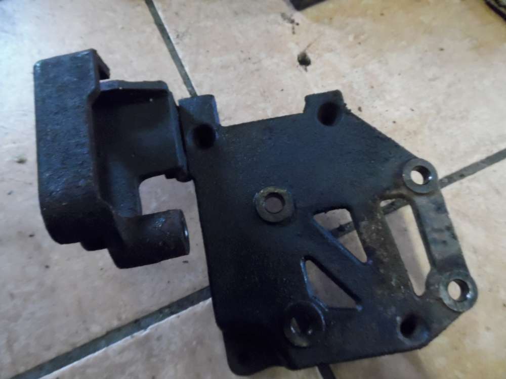 KIA Carnival Motorhalter Halter