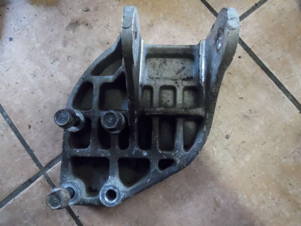 KIA Carnival Motorhalter Motortrger