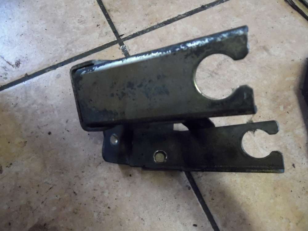 KIA Carnival Motorhalter Halter 