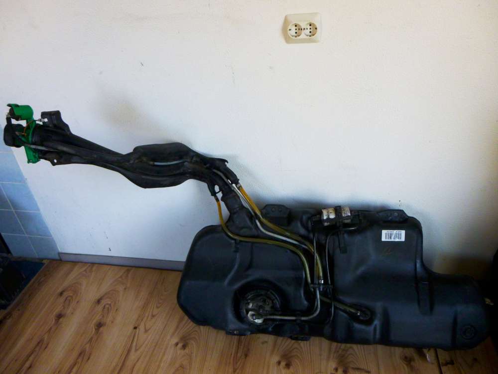 VW Polo 9N Tank Kraftstoffbehälter 0201085
