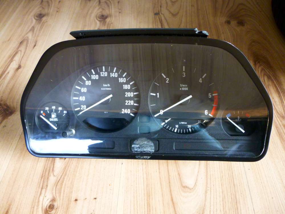 BMW 5er E34 Tacho Kombiinstrument 8359359 8359354