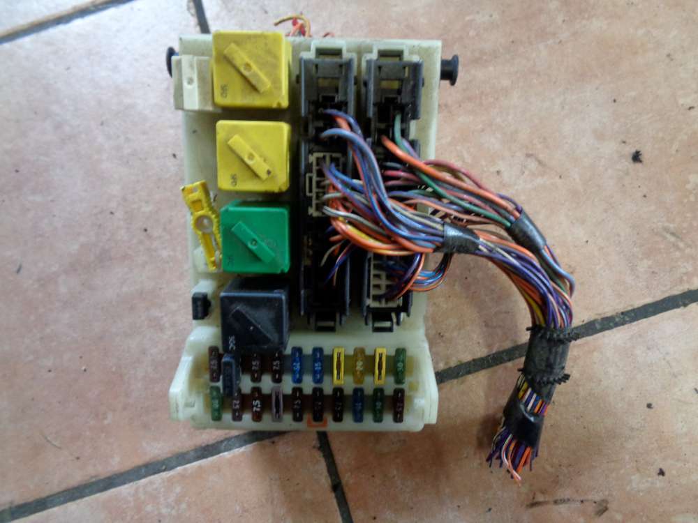 Ford Mondeo II BNP Sicherungskasten 93BG-14A073-EF