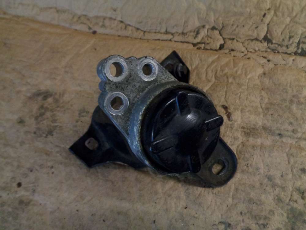 Ford Focus Kombi Bj:1999 Getriebehalter Motorhalter