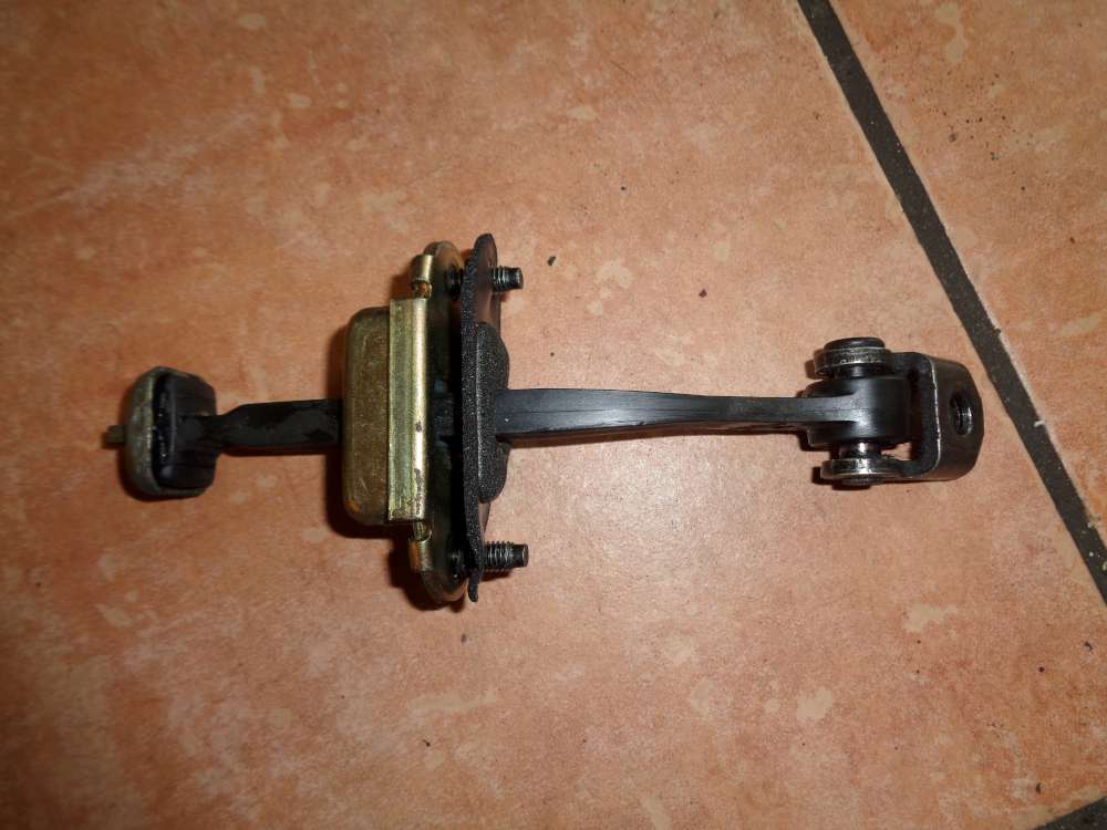 Ford Focus DNW 1.8 Kombi TRFESTSTELLER TR STOPPER TRFANGBAND VORNE XS4AA23500