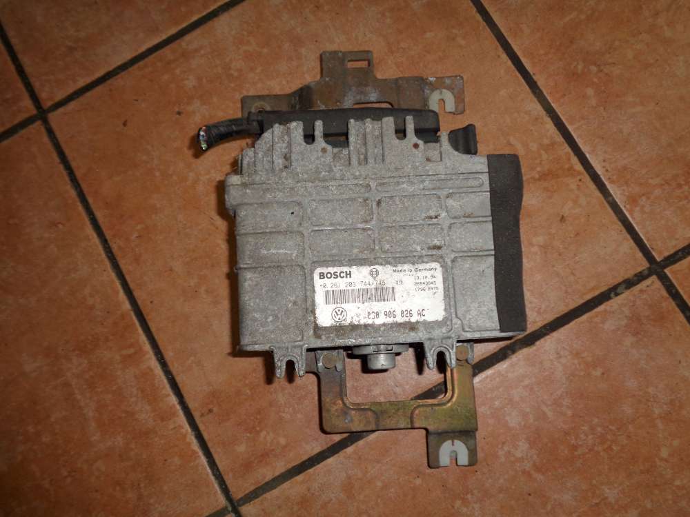 VW Polo 6N2 Motorsteuergert 030906026AC