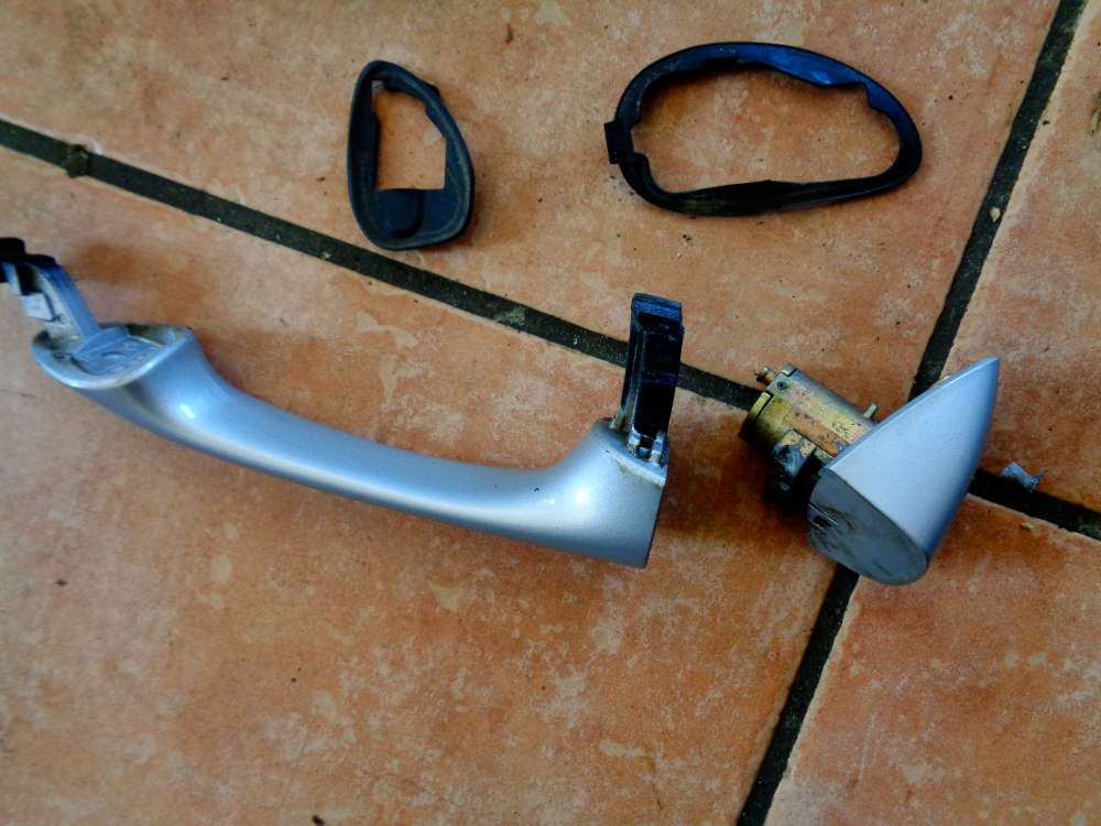 Mercedes A-Klasse W169 A150 Bj:05 Trgriff Aussengriff Halter Griff Vorne Links 