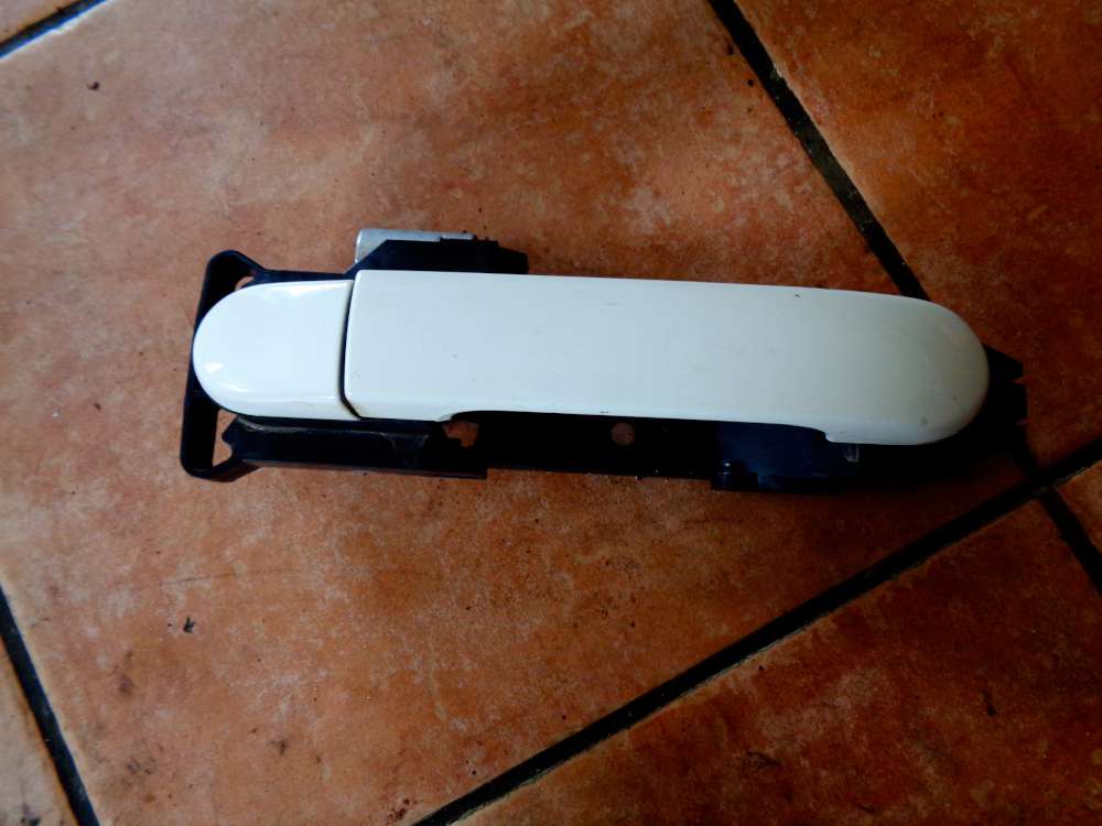 Nissan Note E11 Bj 2007 Trgriff auen Vorne Rechts Wei Farbcode: Trim 326G