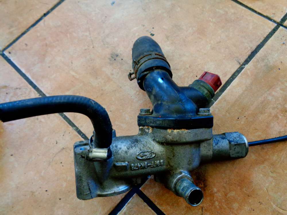 Ford Mondeo 1.8L Bj:97 Thermostat Thermostatgehäuse 89FF-9K478