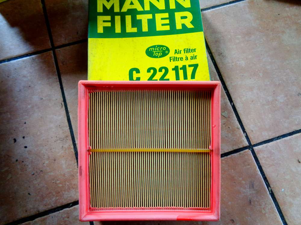 MANN-FILTER Luftfilter Motor Filter C 22117