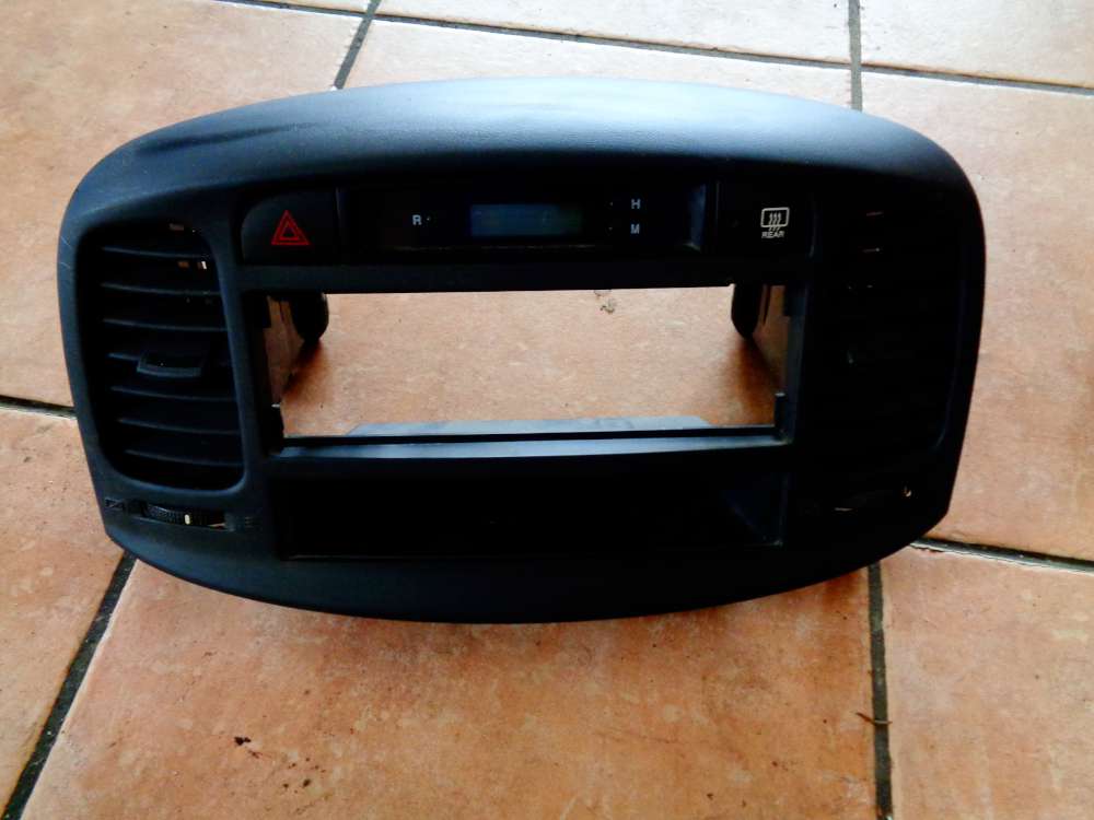 Hyundai Accent MC Bj:07 Mittelkonsole Schalter Luftd�se Uhr 20070315-0095