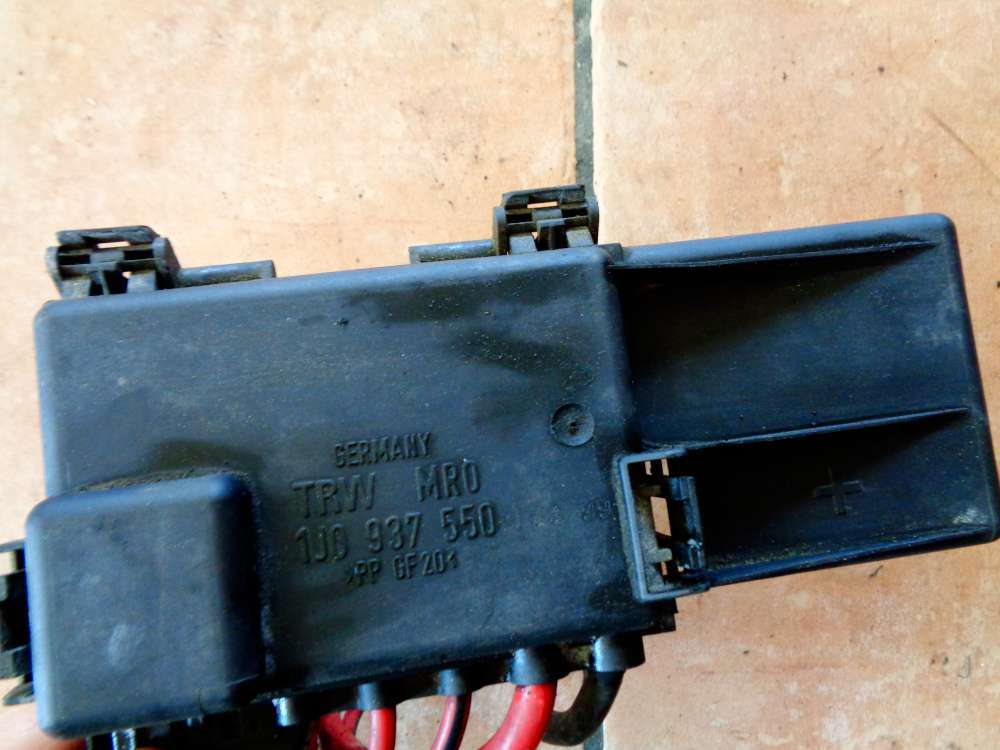 VW Golf IV Sicherungskasten Batteriedose 1J0937550